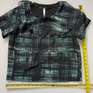 Kensie Women’s Blouse Black/GreenDress Shirt  Pullover Short  Sleeve Sz XS